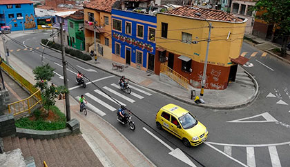 Construcción y adecuación de andenes y vías de acceso, Corredor Pedro Nel Gómez, Medellín
